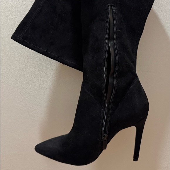 KENDALL & KYLIE OVER THE KNEE BLACK SUEDE HEELED BOOTS - Picture 3 of 9